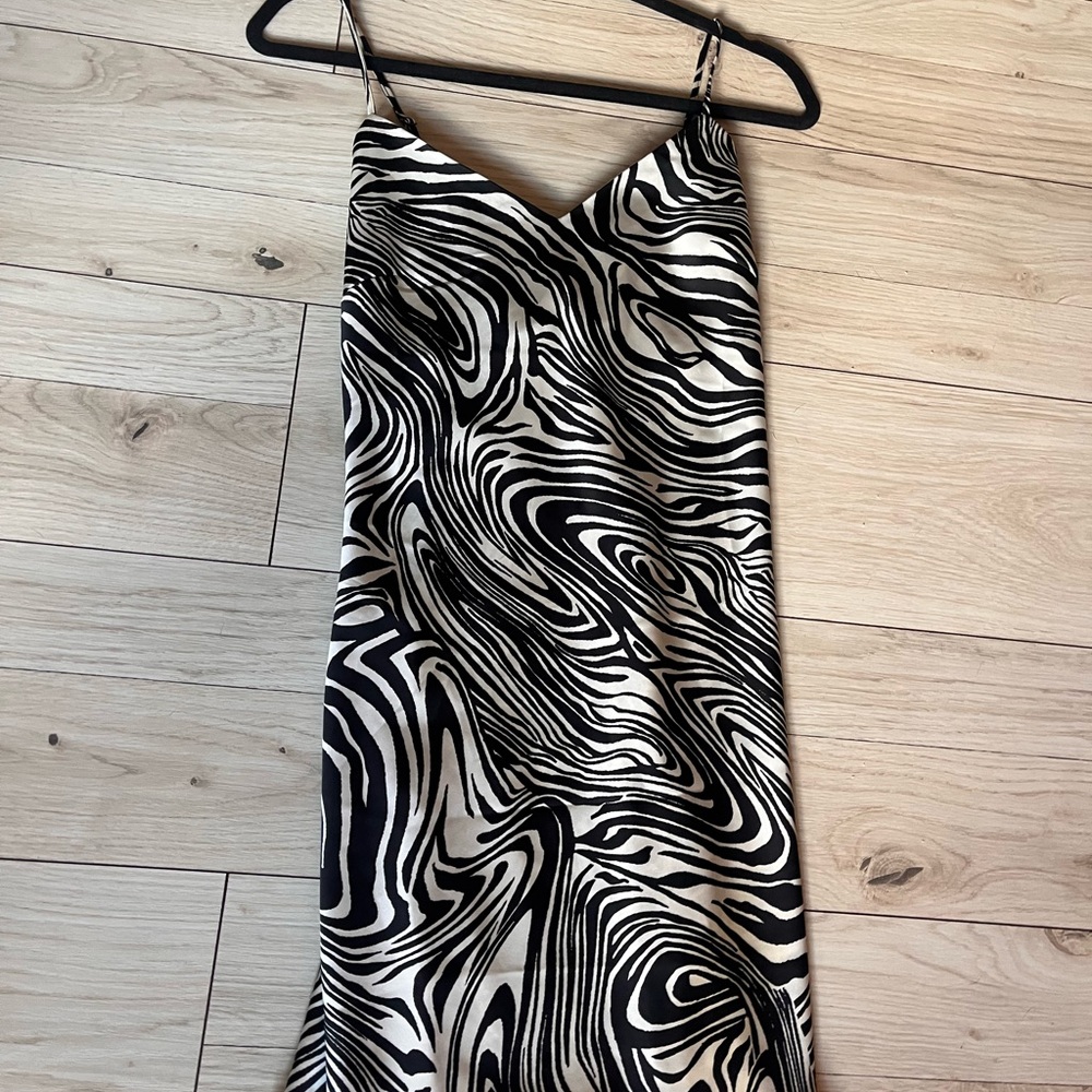 H&M Zebra Print Skirt in Black and White - Picture 3 of 5